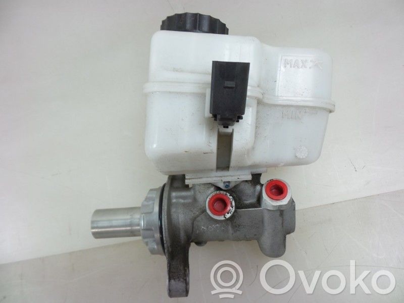 Volkswagen PASSAT B8 Główny cylinder hamulca 