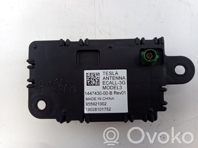 Tesla Model 3 Antenos stiprintuvas 