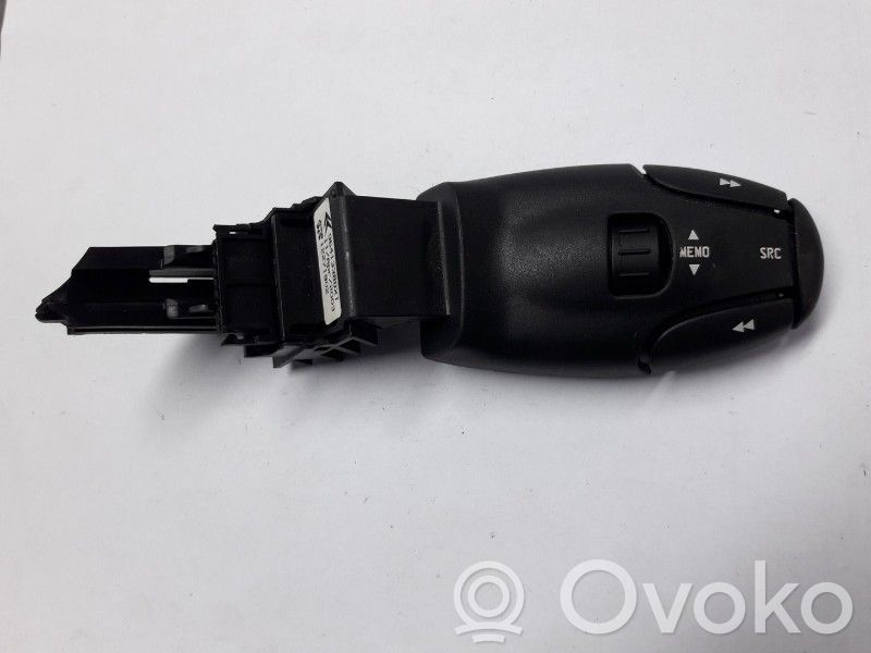 Peugeot 807 Steering wheel buttons/switches 