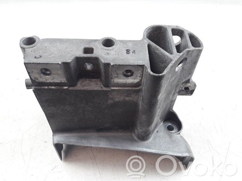 Volkswagen Golf VII Engine mount bracket 
