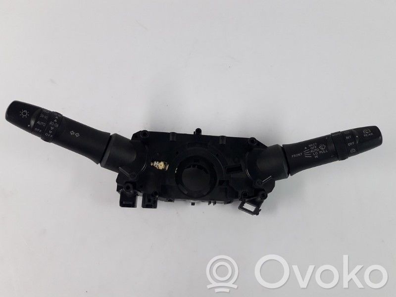 Mitsubishi Space Star Boutons / interrupteurs volant 