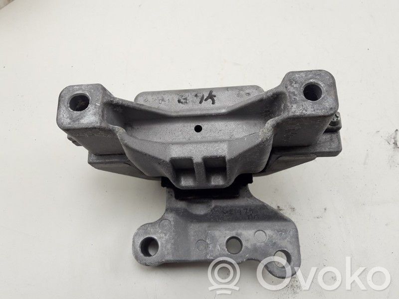 Mitsubishi Outlander Gearbox mounting bracket 