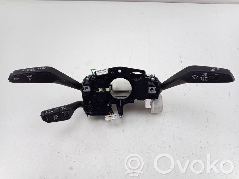Audi A3 8Y Steering wheel buttons/switches 