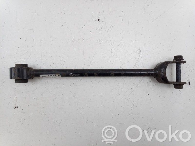 Brazo de suspensión trasero   104444400A,104444400A
