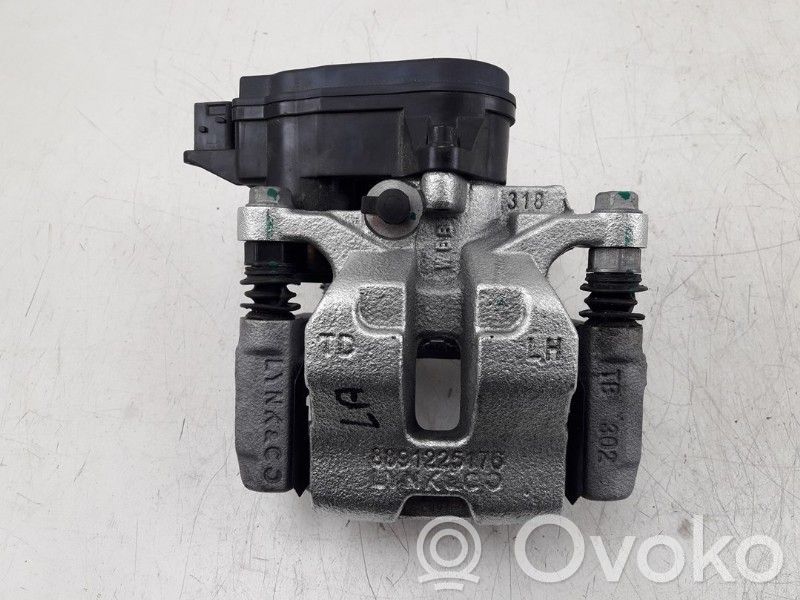 Lynk & co 01 Takajarrusatula 