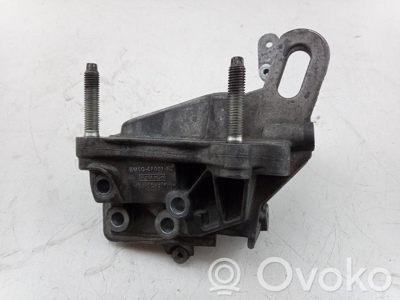 Volvo V40 Engine mount bracket 