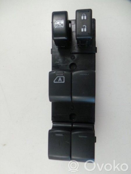 Subaru XV I Electric window control switch 
