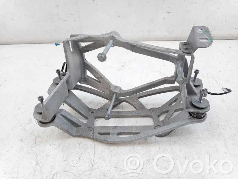 A/C compressor mount bracket   32352687,32352687