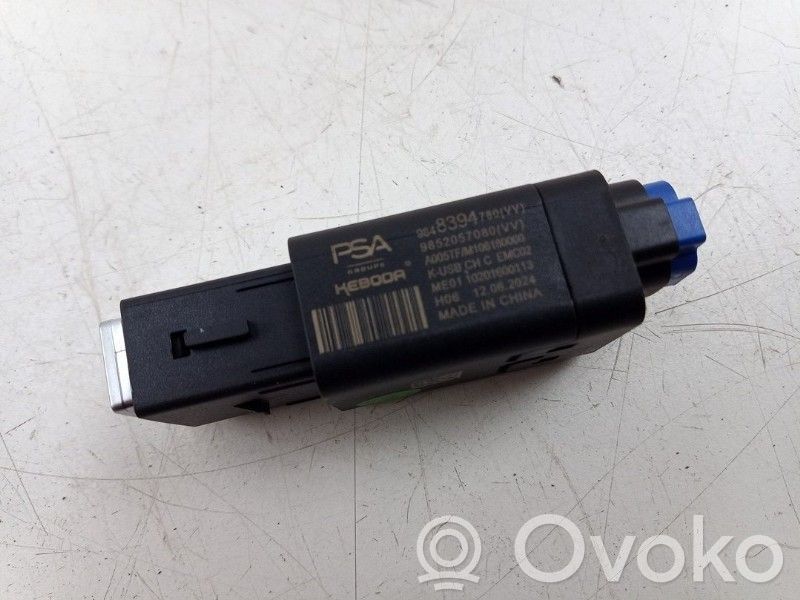Peugeot Partner III Connettore plug in AUX 