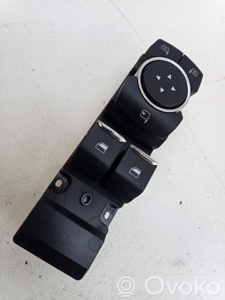 Ford Fiesta Przyciski szyb 