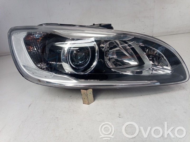 Volvo V60 Faro delantero/faro principal 