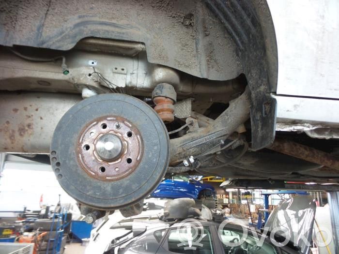Opel Combo D Achsschenkel hinten 