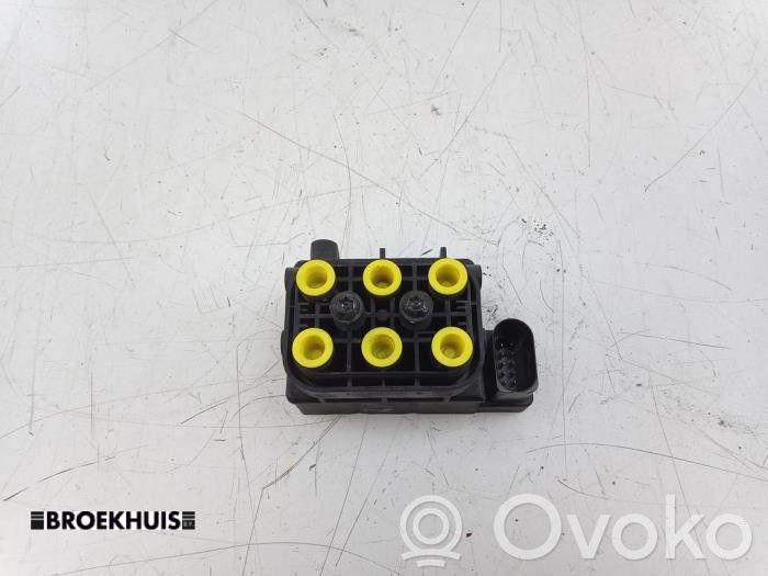 Tesla Model S Sterownik / Moduł tylnego zawieszenia pneumatycznego 