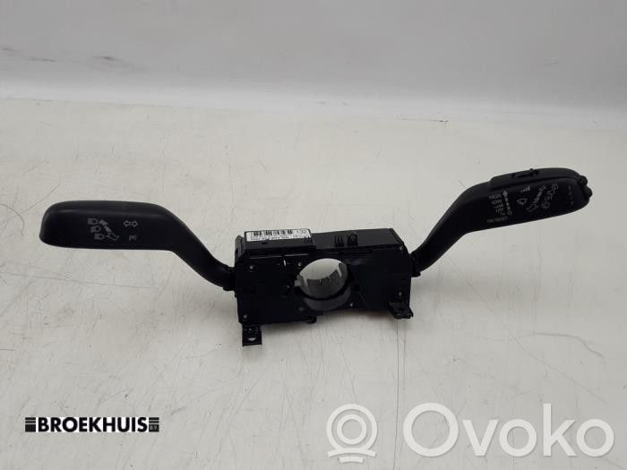 Seat Ibiza IV (6J,6P) Interruptor/palanca de limpiador de luz de giro