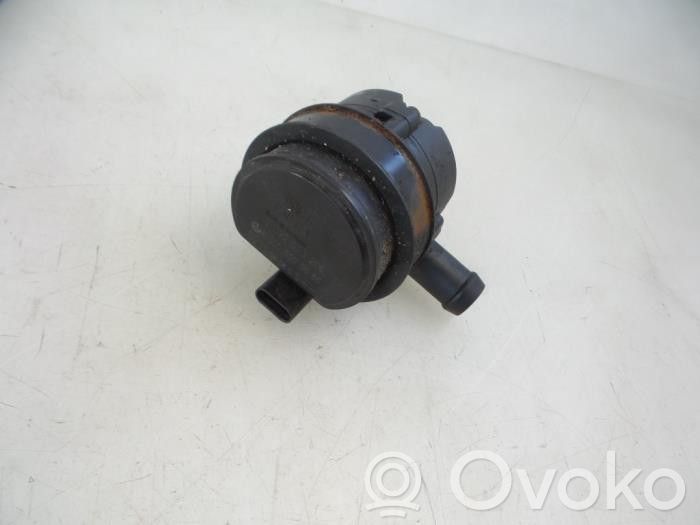 Mercedes-Benz A W176 Pompa dell’acqua 