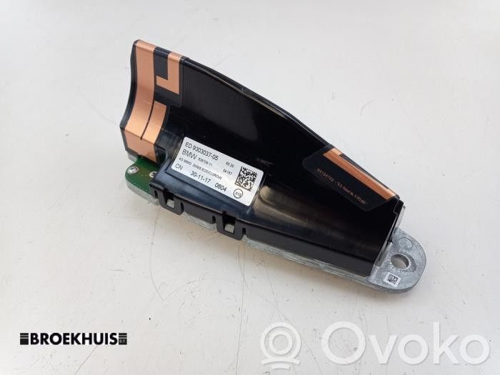 BMW 5 G30 G31 G38 Antena radiowa 