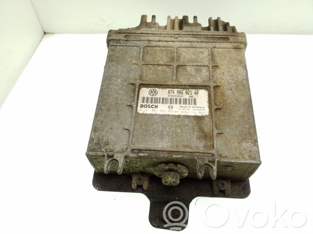 Volkswagen Transporter - Caravelle T4 Engine control unit/module 