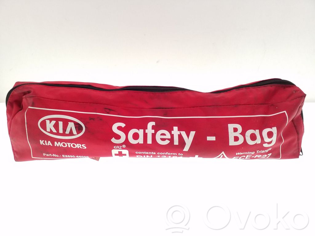 KIA Ceed First aid kit 
