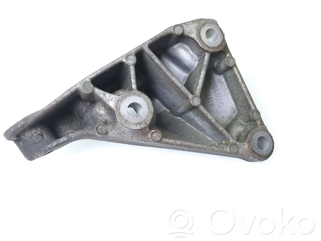 Opel Mokka Engine mounting bracket 