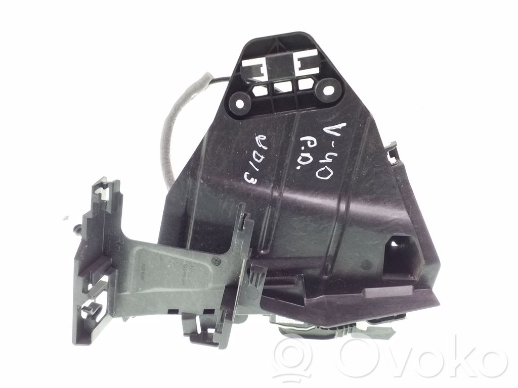 Volvo V40 Cross country Front door lock 