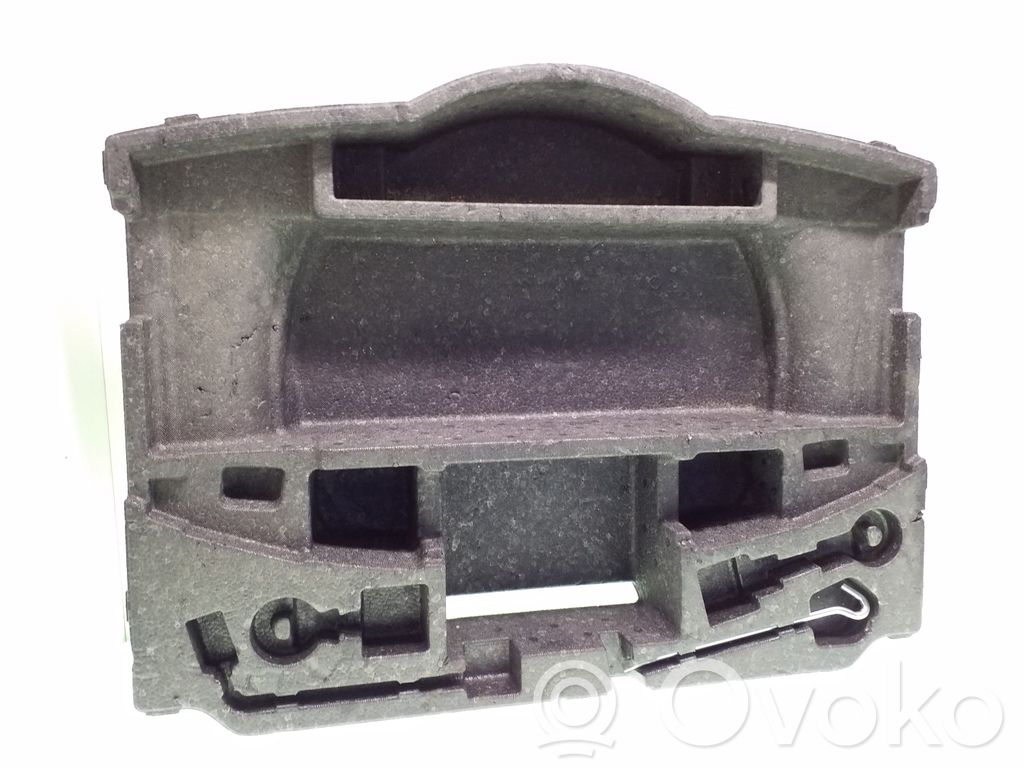 Mazda 6 Caja de herramientas 