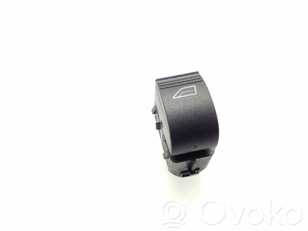 Electric window control switch   AM5T14529AA