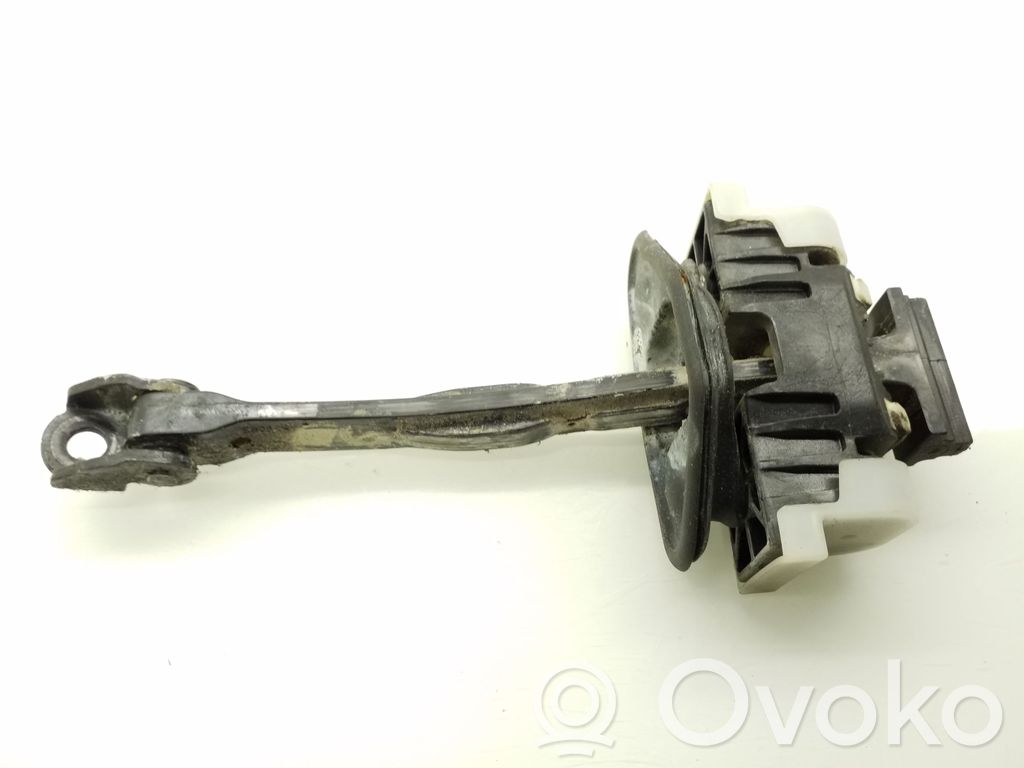Opel Insignia A Etuoven pidätin 