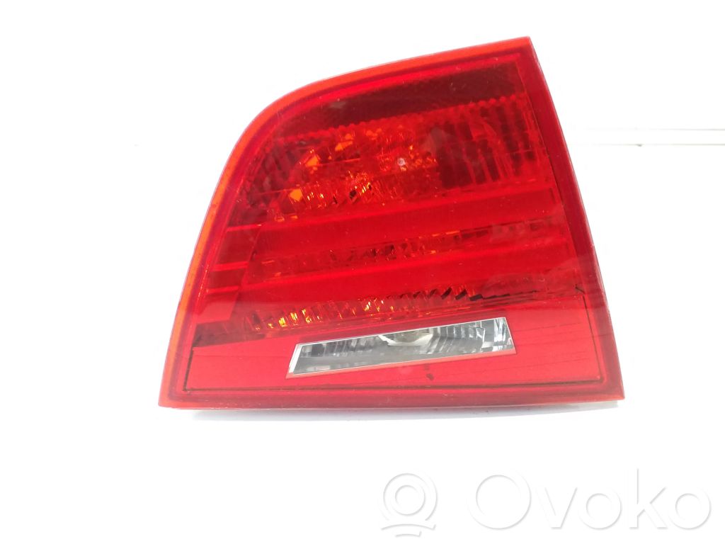 BMW 3 E90 E91 Aizmugurējais lukturis pārsegā 