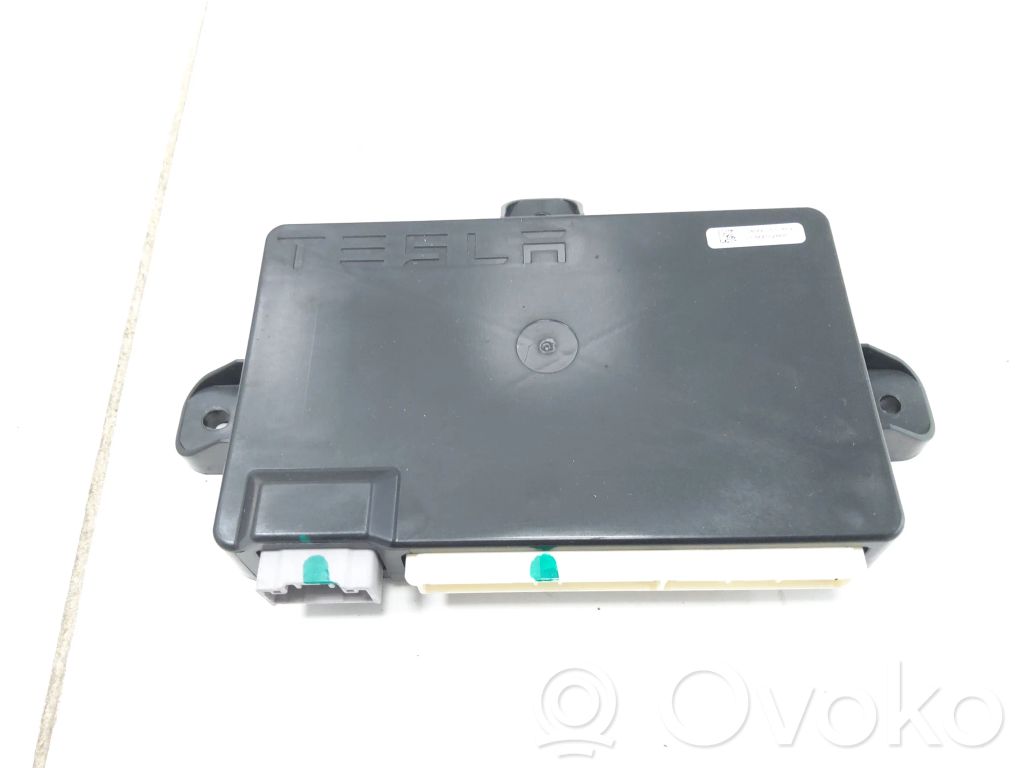 Tesla Model X Door control unit/module 