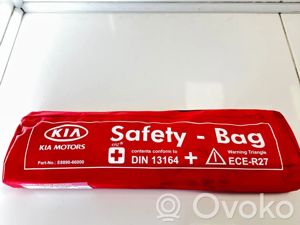 KIA Ceed First aid kit 