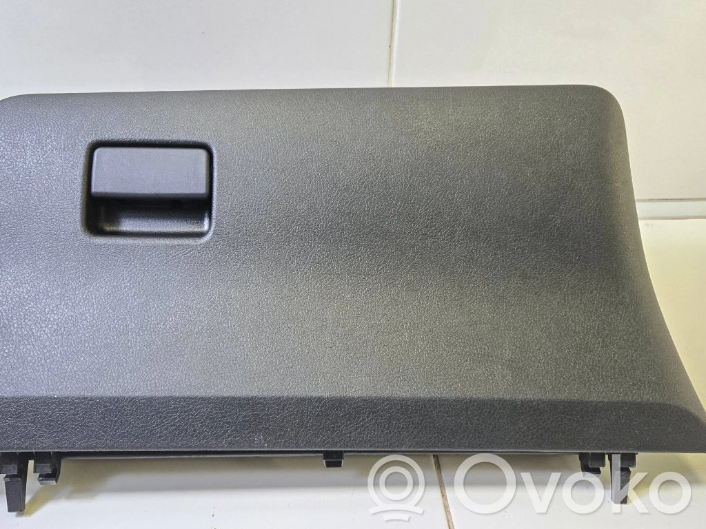 Toyota Yaris Tapa/cubierta de la guantera 