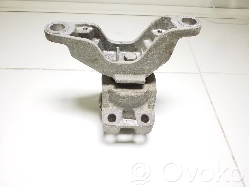 Volvo V60 Engine mounting bracket 