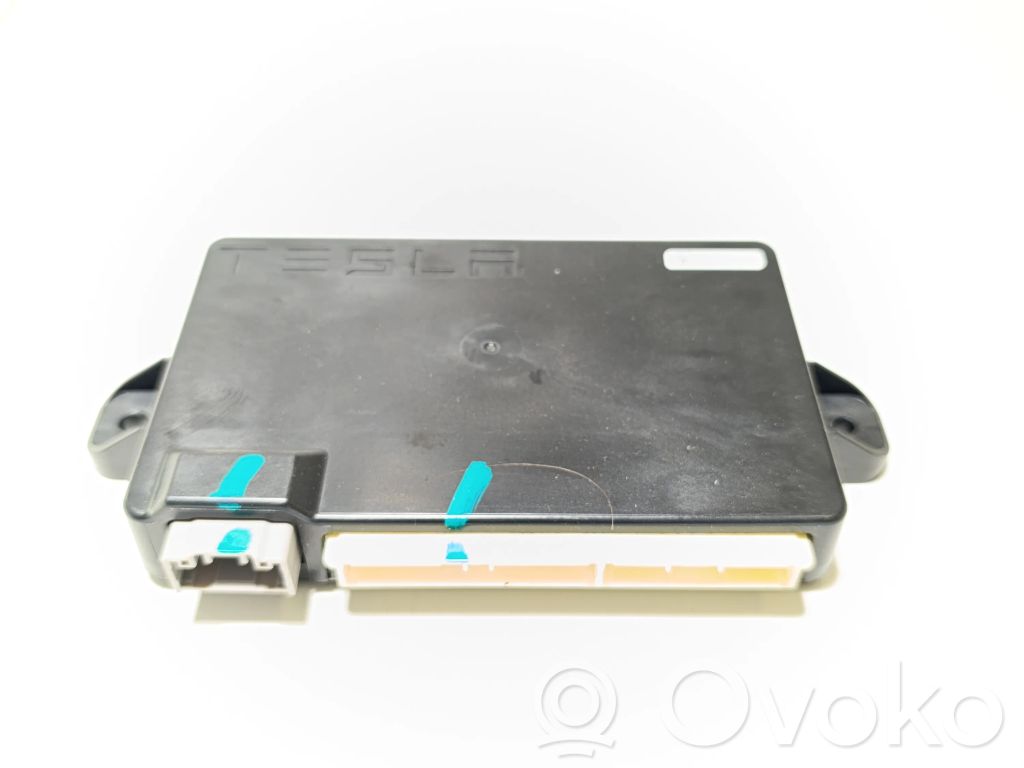 Tesla Model X Door control unit/module 