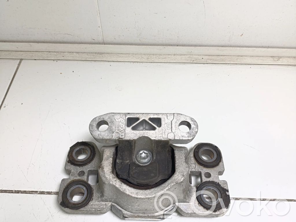 Land Rover Evoque I Engine mounting bracket 