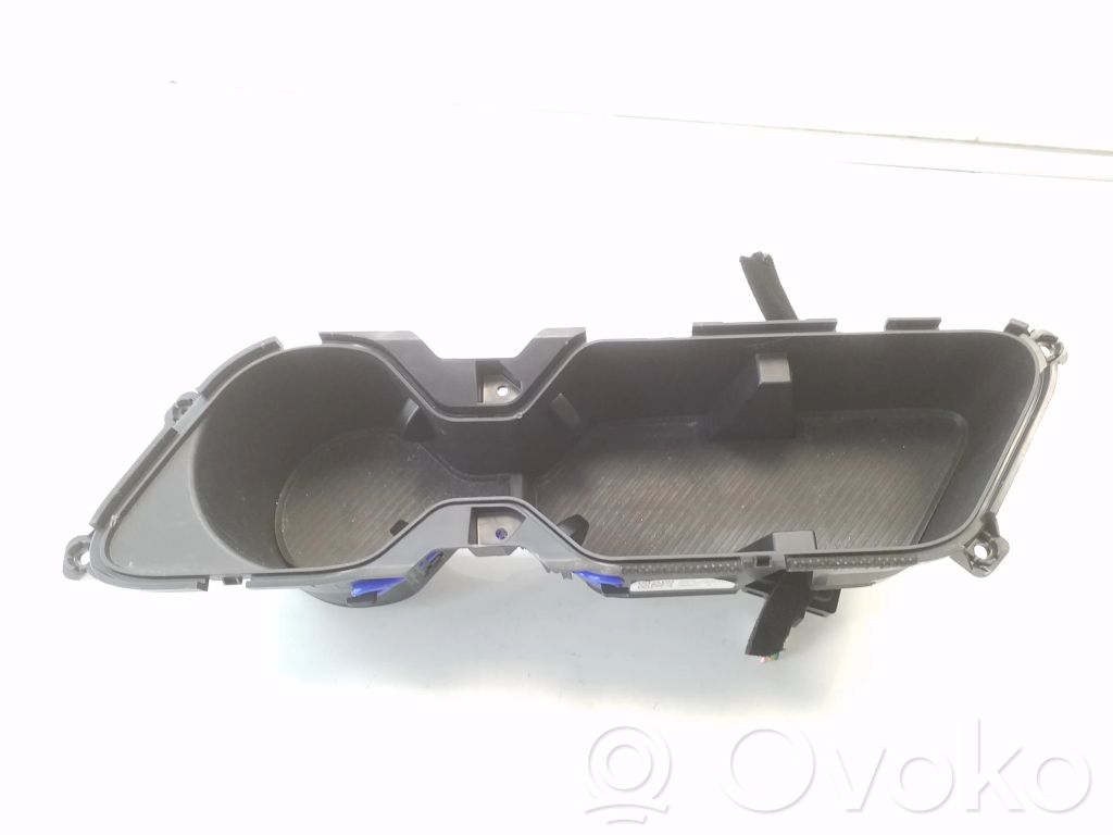 KIA EV6 Cup holder front 