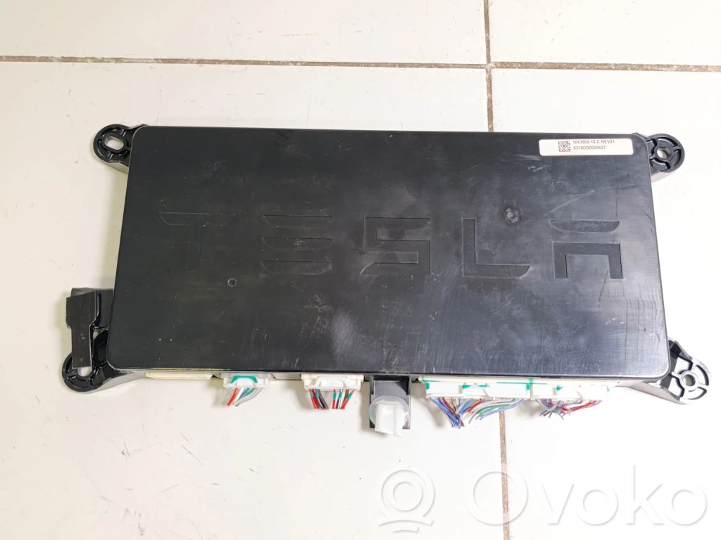 Tesla Model X Kiti valdymo blokai/ moduliai 