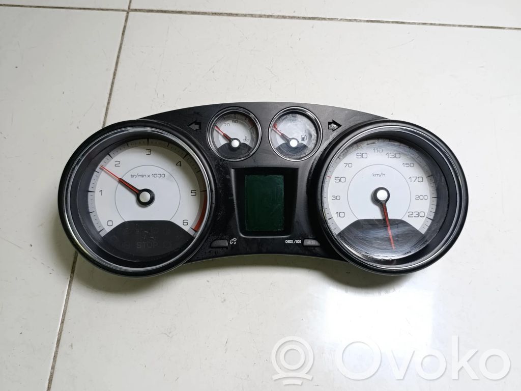Peugeot 308 Speedometer (instrument cluster) 