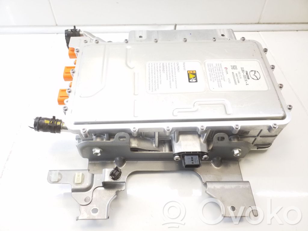 Inversor/convertidor de voltaje   DJBA3051XA