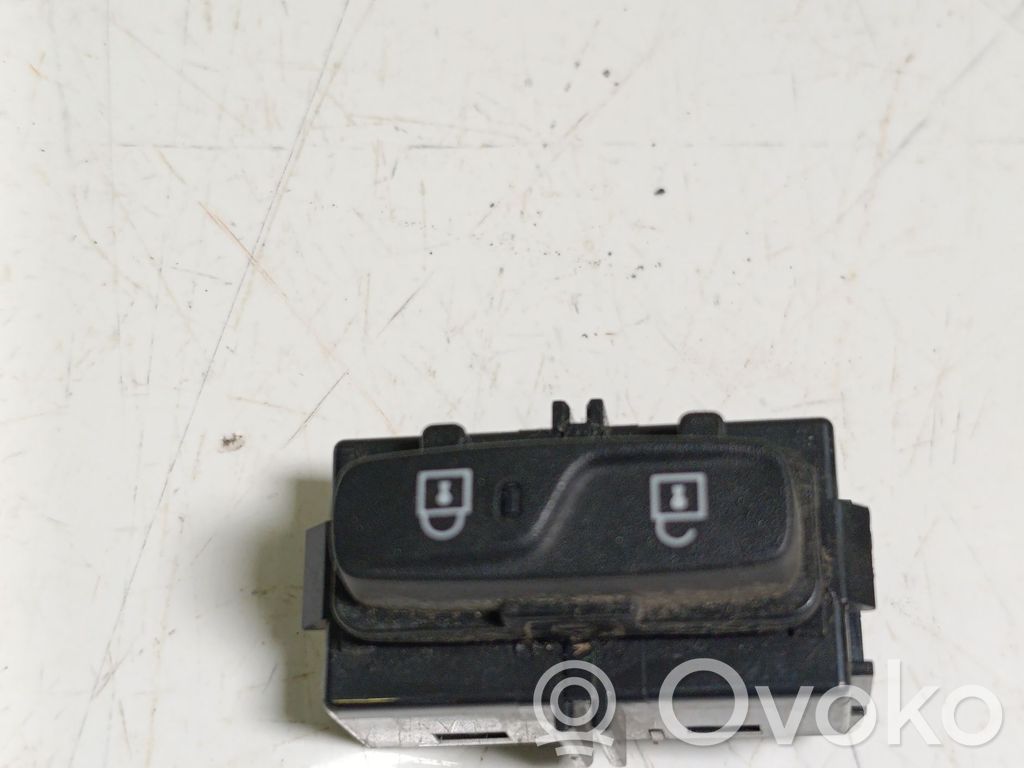 Volvo XC90 Central locking switch button 