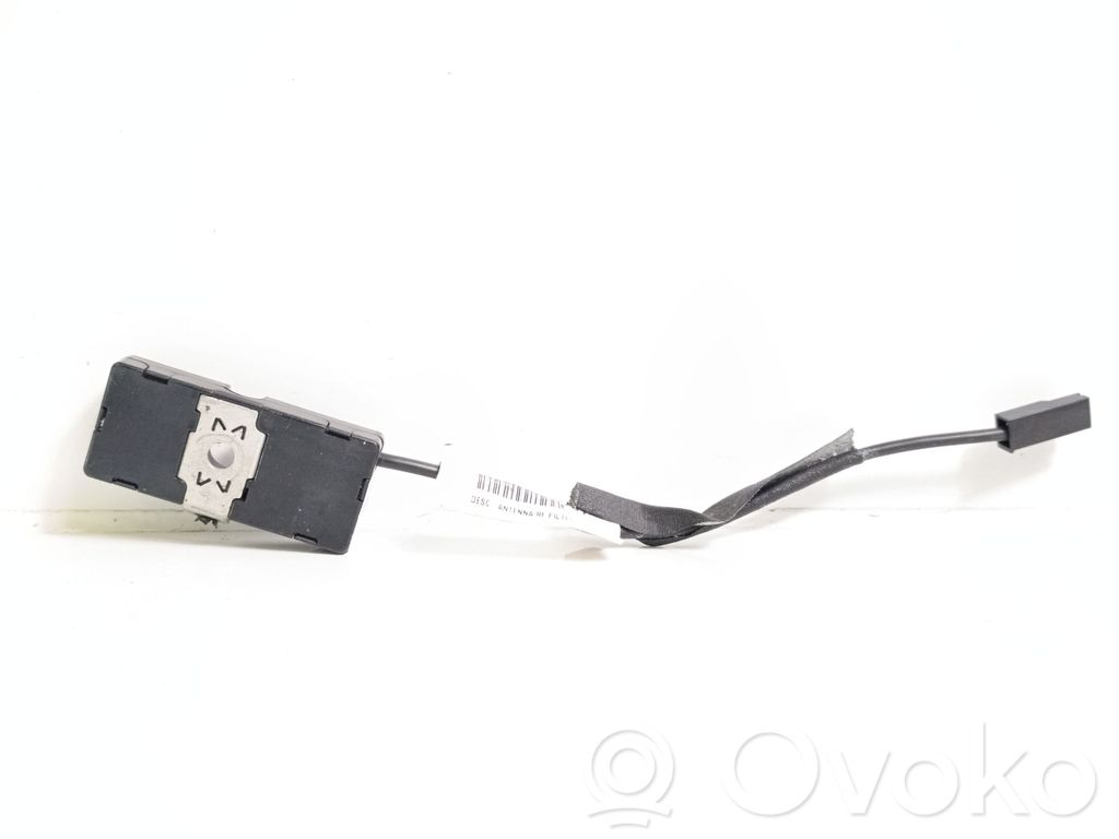 Tesla Model S Antenos stiprintuvas 