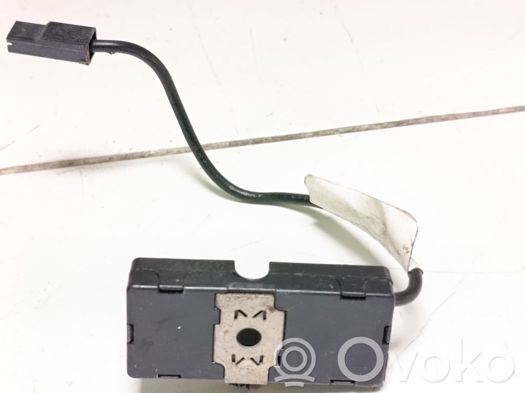 Tesla Model X Antenos stiprintuvas 