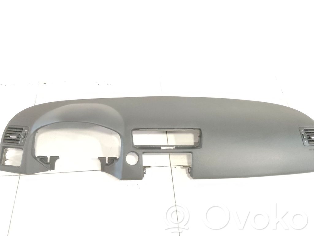 Volvo C30 Панель 