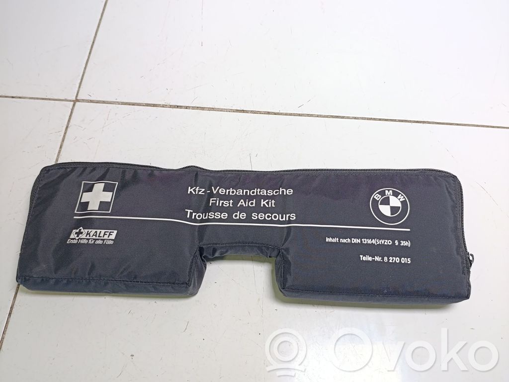 BMW 5 F10 F11 Vaistinėlė 