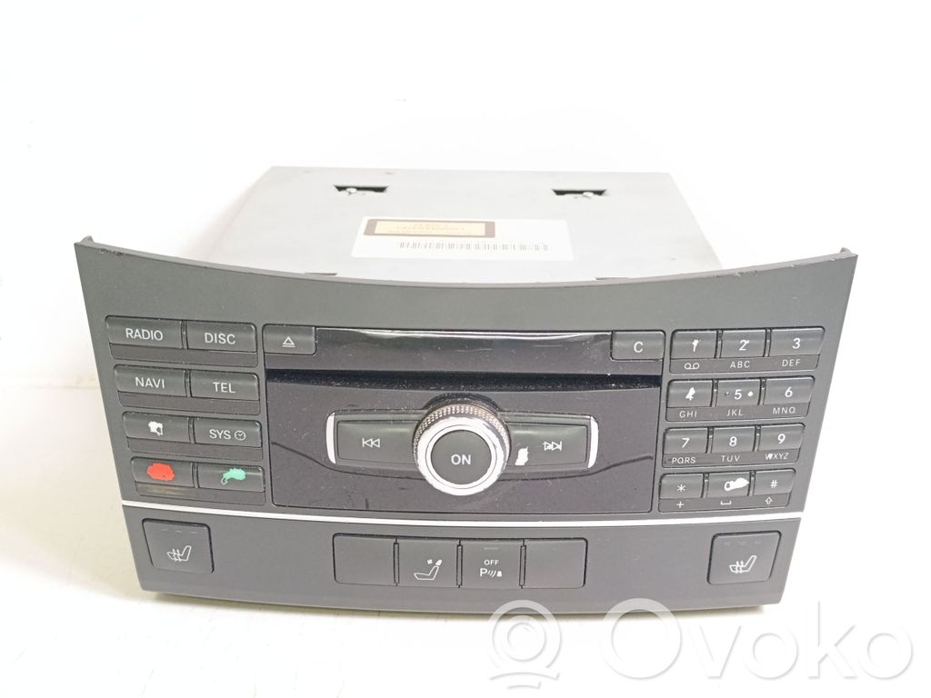 Mercedes-Benz E W212 Panel / Radioodtwarzacz CD/DVD/GPS 