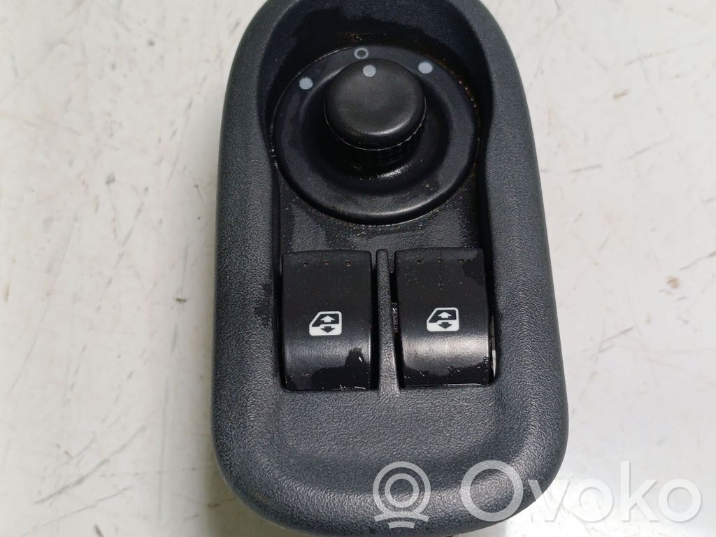 Electric window control switch   8200637849,1007479