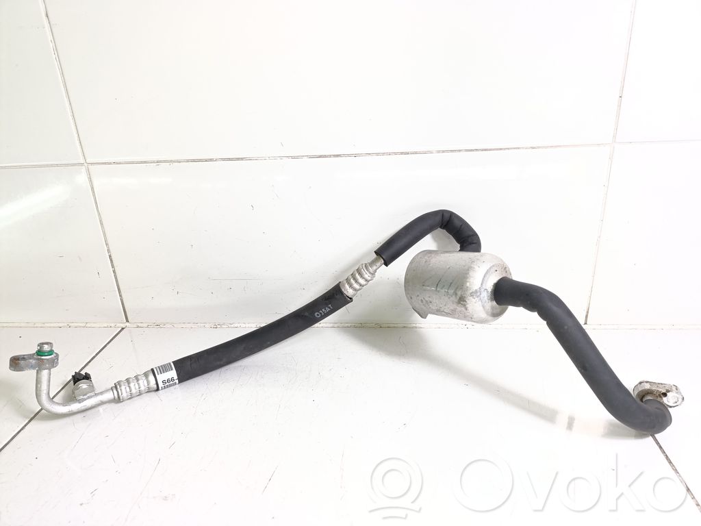 Hyundai Kona I Air conditioning (A/C) pipe/hose 