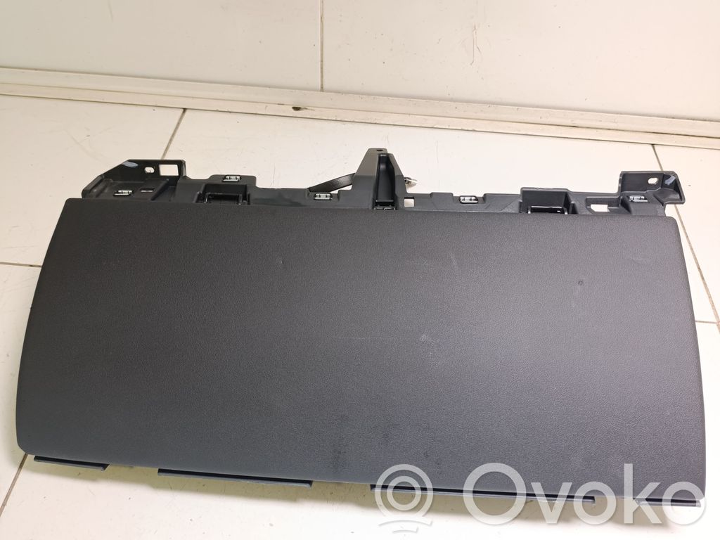 Tesla Model Y Handschuhfach 