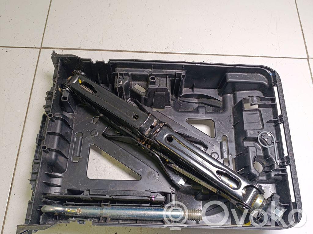 Toyota Proace Tool box 