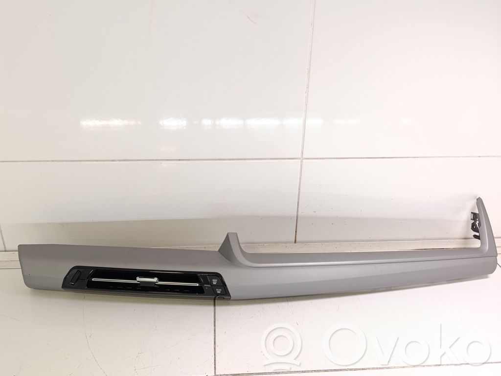 BMW X1 U11 Panelės apdaila 