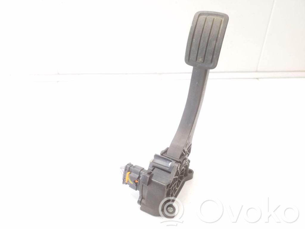 Peugeot 5008 II Accelerator throttle pedal 